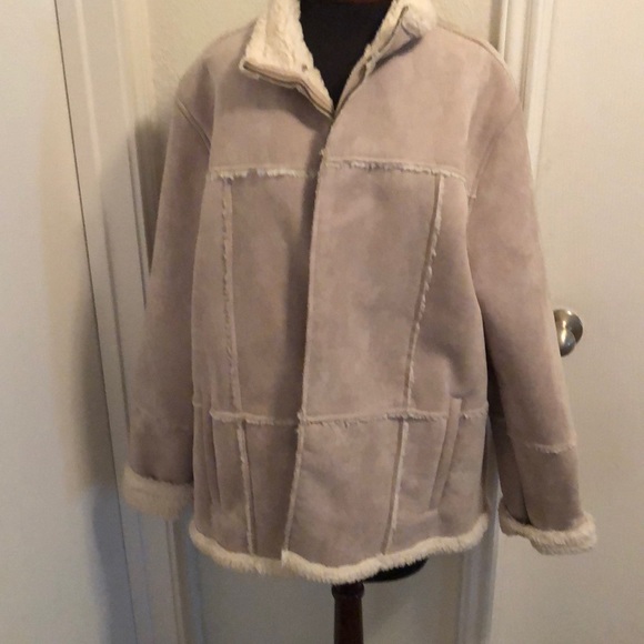 Coat - Picture 2 of 5
